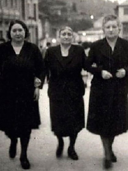 Xulia, Lola y Amparo Touza