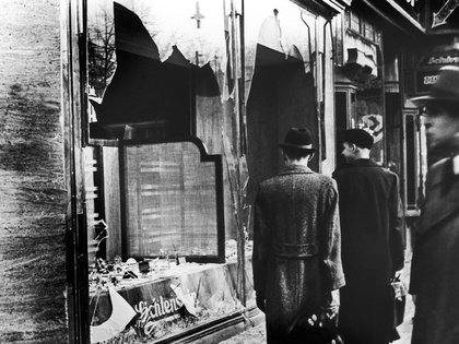 Se estima que, en total, se destrozaron 7.500 locales judíos, muchos de los cuales ya habían sido marcados previamente