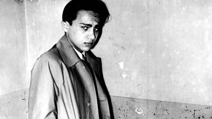 Herschel Grynszpan, un judío polaco de 17 años que vive en París, mató a un funcionario alemán el 7 de noviembre de 1938