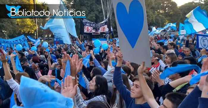 Evangélicos y católicos se unen en ayuno y oración en contra de legalización del aborto en Argentina