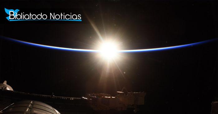 Astronauta de la NASA cita el salmo 30 después de ver el amanecer en el espacio