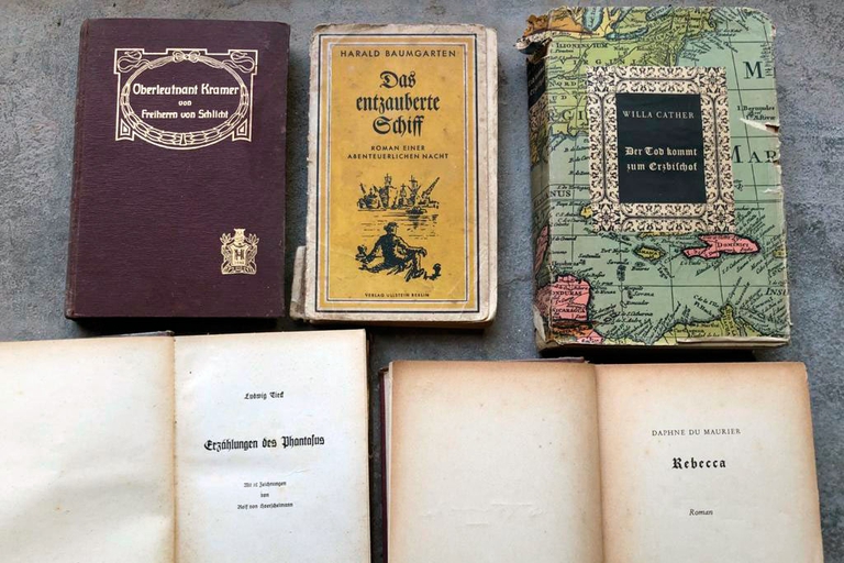 En la casa, que estuvo durante muchos años abandonada, se encontraron libros escritos en alemán, publicados en Berlín en 1935, durante la consolidación de nazismo en Alemania