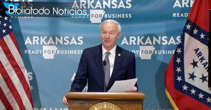 Gobernador de Arkansas firma proyecto de ley que prohíbe casi totalmente el aborto
