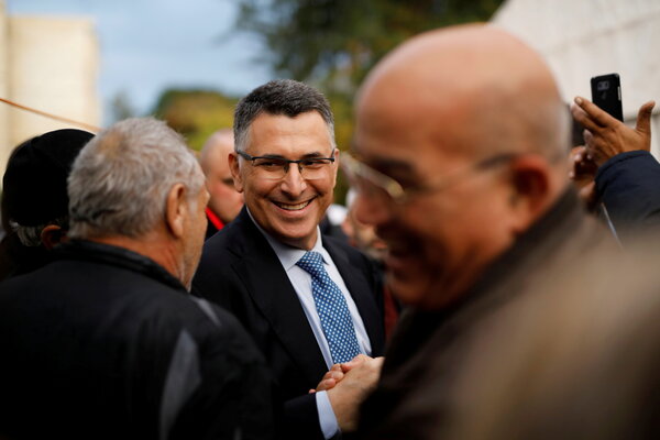 Gideon Saar, exministro del Interior del Partido Likud de Netanyahu, es uno de sus principales competidores.