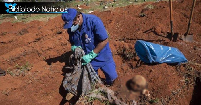 Crisis en Brasil obliga a desenterrar cuerpos de tumbas antiguas para sepultar a los muertos por Covid
