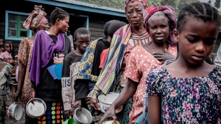 Desplazamiento infantil ante la amenaza del volcán Nyiragongo - Vatican News