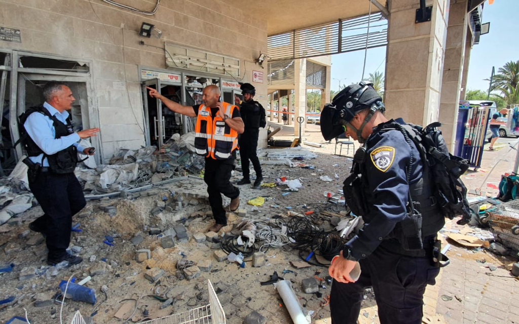 The scene after a rocket hits Ashkelon, May 11, 2021 (Israel Police)