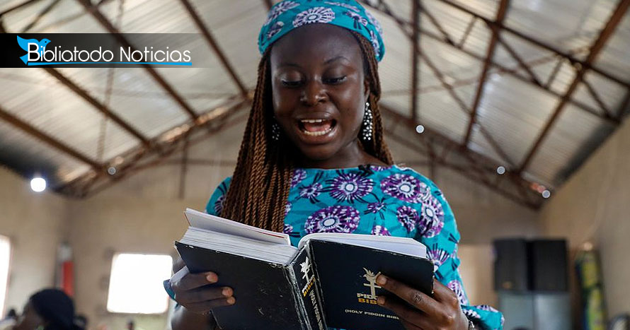 Los cristianos nigerianos ya disfrutan de la primera Biblia traducida en idioma Pidgin